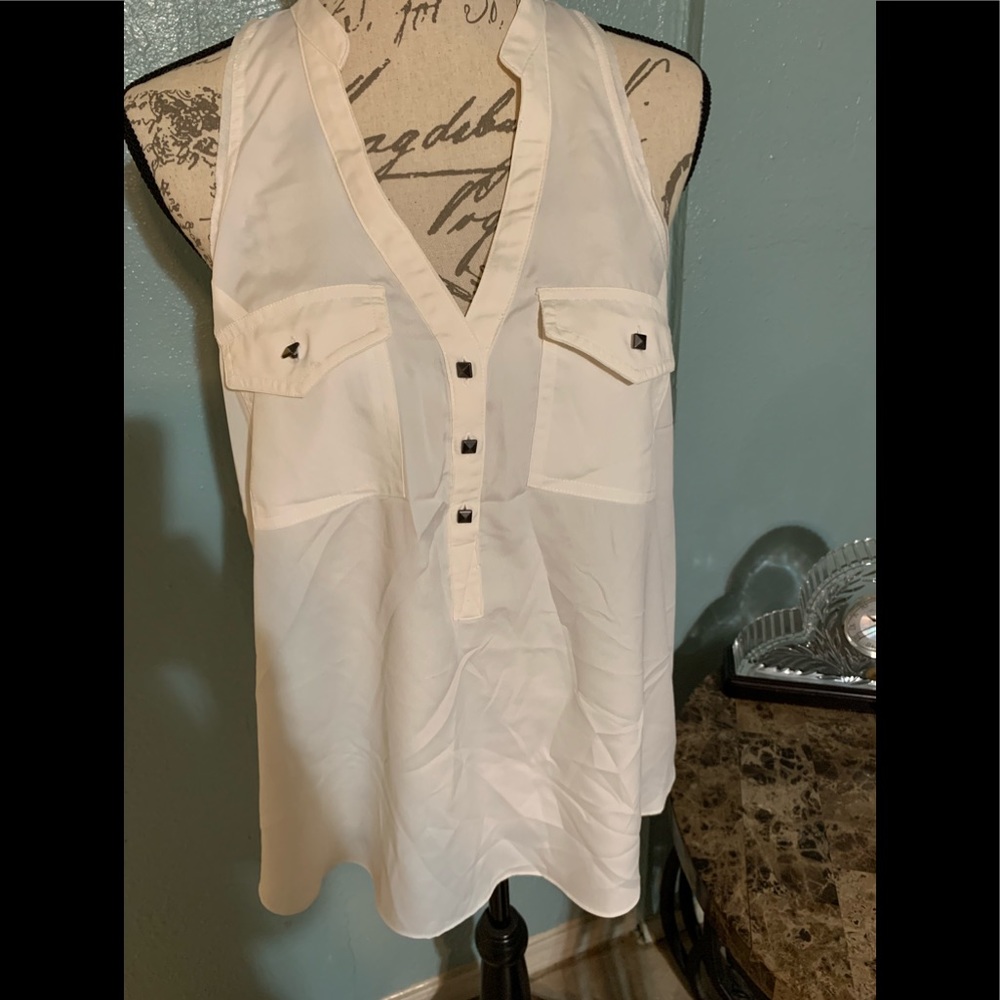 White top sleeveless